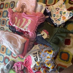 BUNDLE.  22 onesies and 4 outfits. 6-9months
